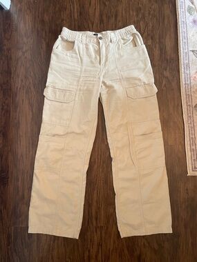 Women’s Aeropostale Stretchy Cargo Pants in Beige - Utility Straight Leg
